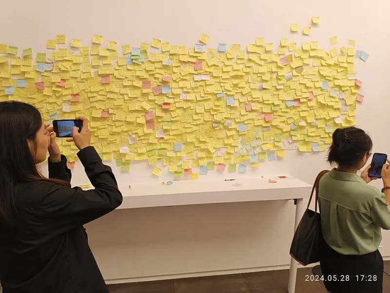 Likes, Shares, and Acquisitions: What Curators Really Think When a Work Goes Viral